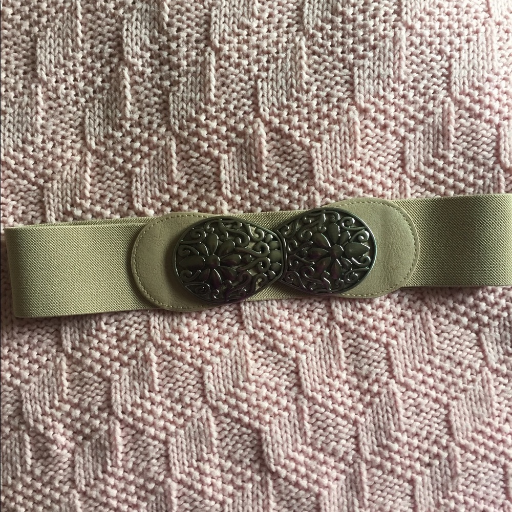 NWOT Taupe Belt with Silver Clasp